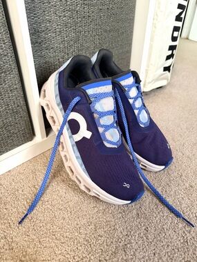 On Cloud | Cloudmonster Running Shoes Purple / Blue Womens 10